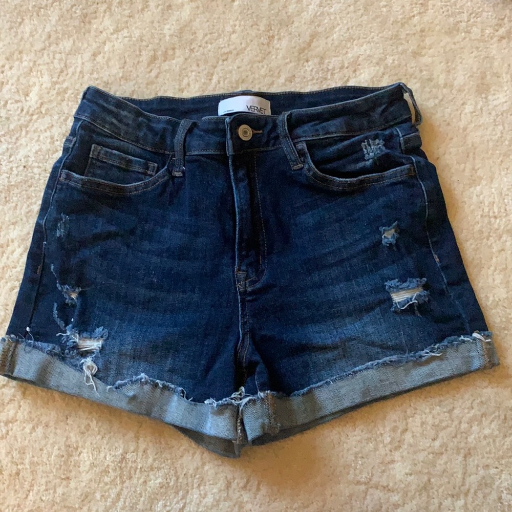 VERVET shorts size medium